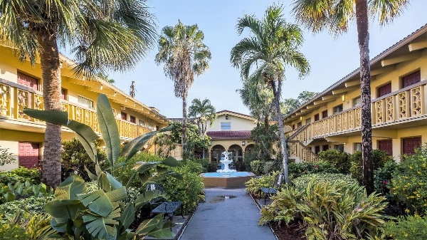 Red Roof Inn Tampa Bay - St. Petersburg image 2
